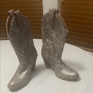 Very Volatile Silver Heeled Boots